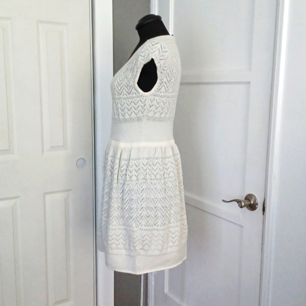 American Eagle Outfitters white and silver knit eyelet dress - Picture 5 of 10